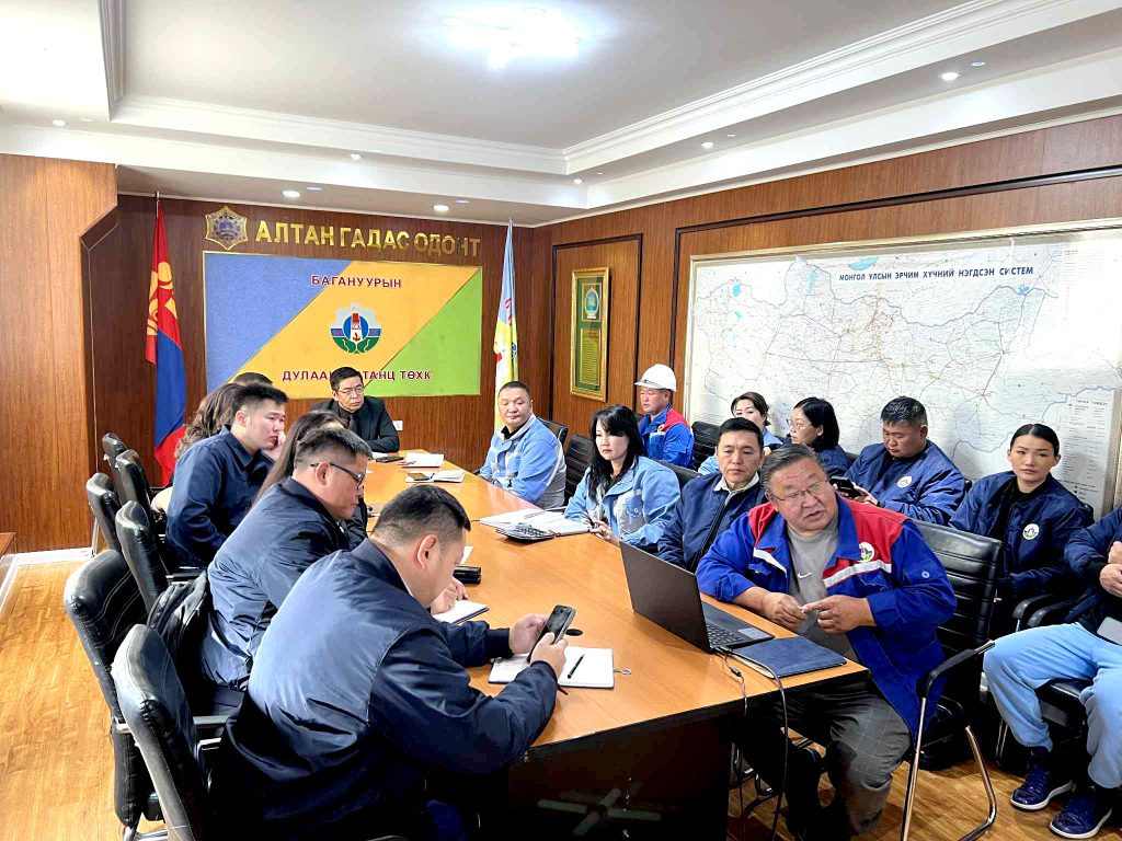 Эрчим хүчний салбарын үйлдвэр, компаниудын 2025-2026 оны өвөлжилтийн бэлтгэл хангах ажлын хүрээнд 2025 оны 9-р сарын 10-ны өдөр Багануурын дулааны станц ТӨХК-д Эрчим хүчний яамнаас ажлын хэсэг томилогдон ажиллалаа. Ажлыг хэсгээс Их засварын ажлын гүйцэтгэл, Техник зохион байгуулалтын арга хэмжээний ажлын гүйцэтгэл, Хөрөнгө оруулалтын ажлын гүйцэтгэл, ХАБ эрүүл ахуйн чиглэлээр хяналт шалгалтыг хийж цаашид хэрэгжүүлэх төсөл арга хэмжээг тодорхойлон, хэрхэн шийдвэрлэх талаар дүгнэлт боловсруулж санал солилцлоо.